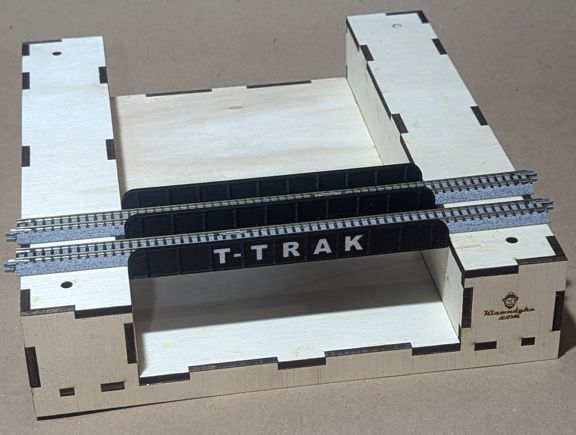 T Trak Black 186mm double line bridge